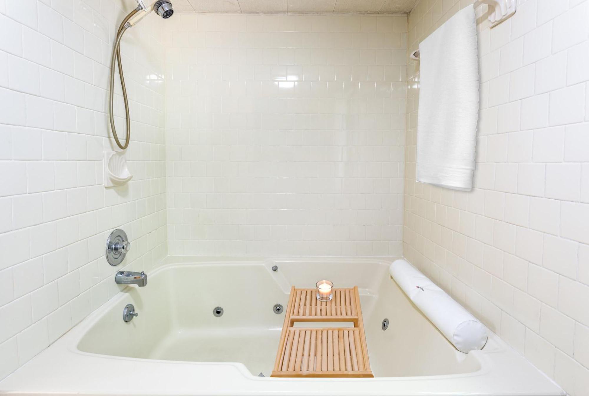 Hot Tub, Large Deck, Wifi, Fire Pit At Chalet Cabin Morton Grove 外观 照片